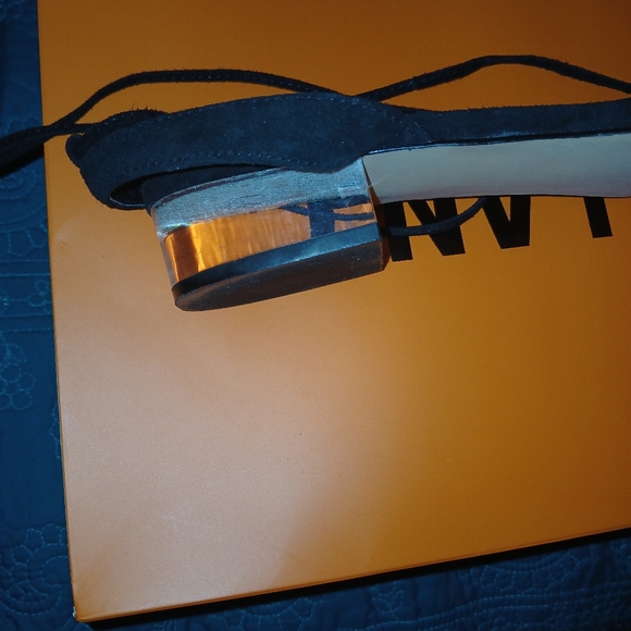 STEVE MADDEN BLACK SUEDE SHOE - Picture 11 of 11